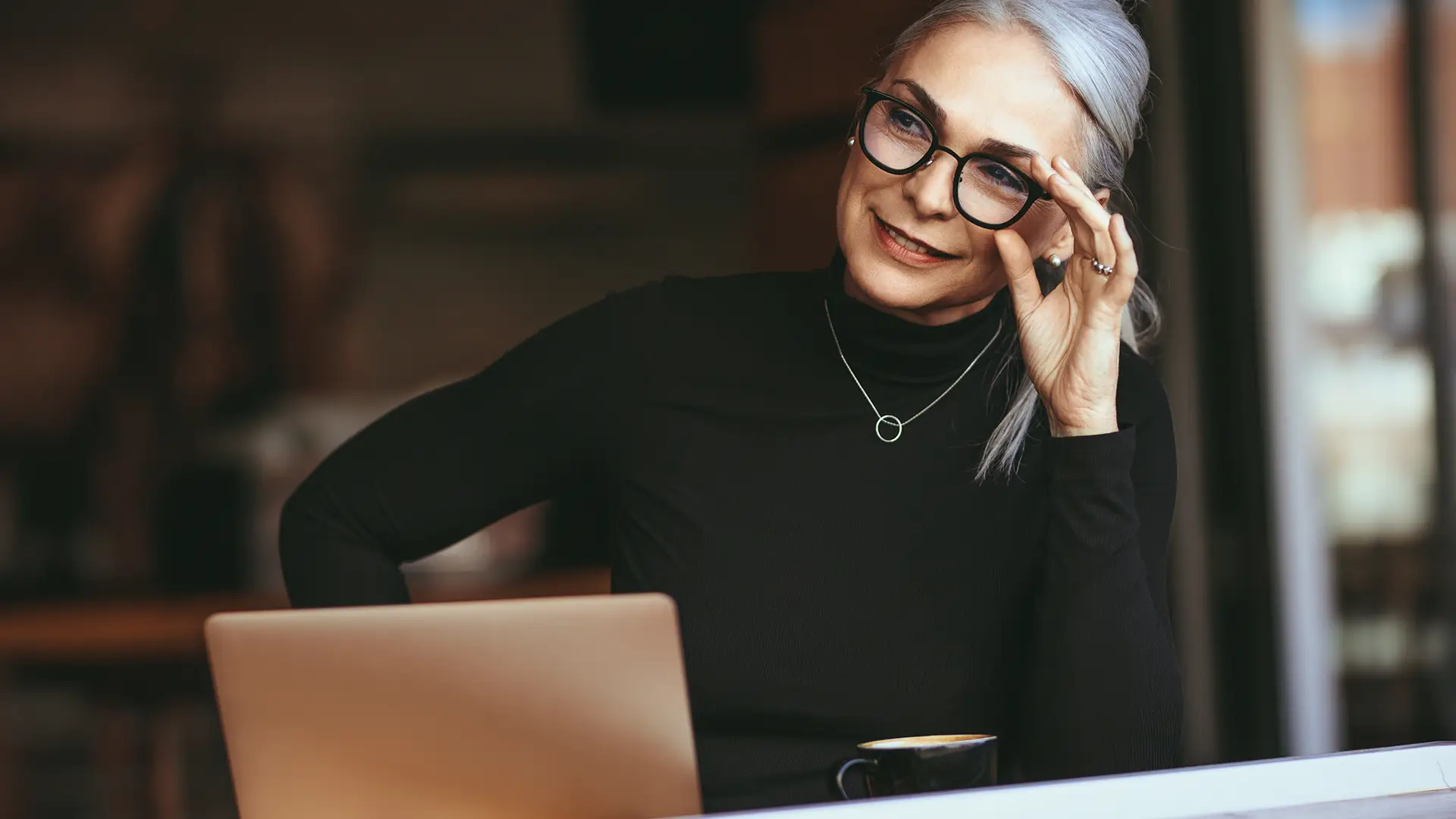 Menopausa e nutraceutica: ingredienti funzionali per ogni fase | Encanto Nutraceutica Menopausa donna matura consapevole
